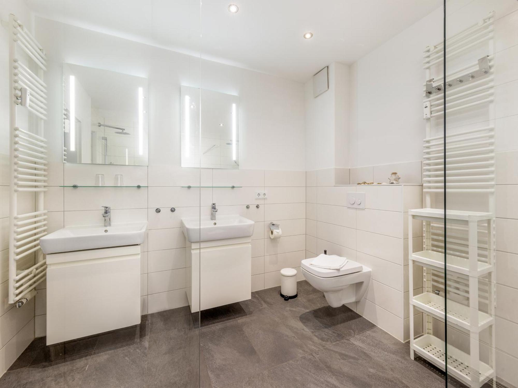 Ferienwohnung Strandlaeufer In Der Residenz Clara Sophia Binz Exteriör bild