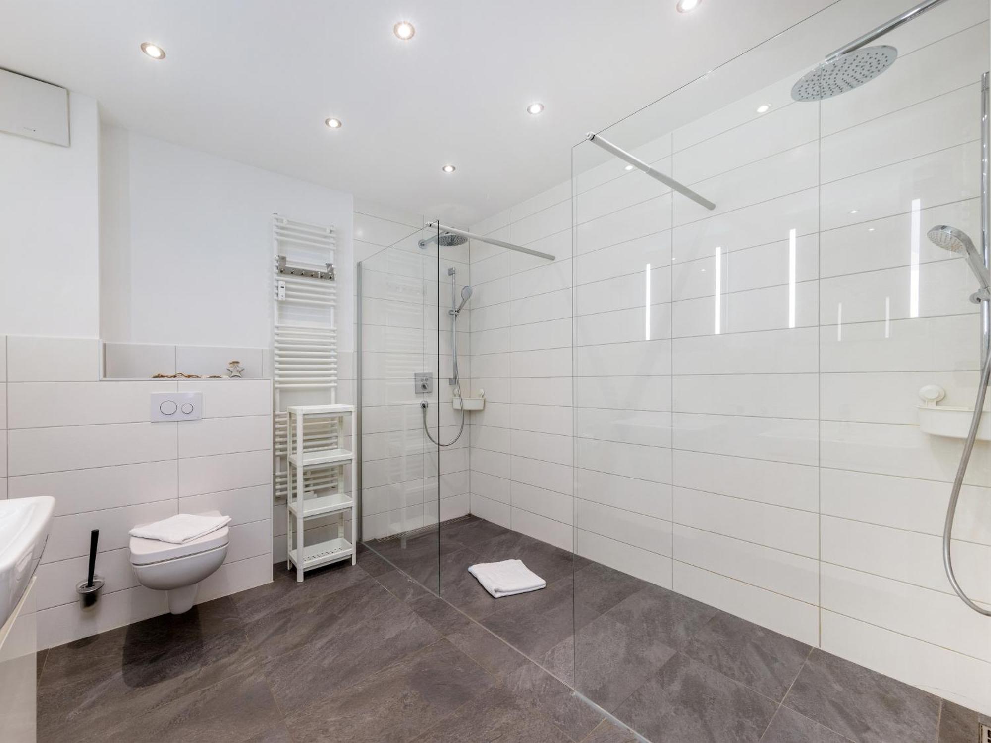 Ferienwohnung Strandlaeufer In Der Residenz Clara Sophia Binz Exteriör bild